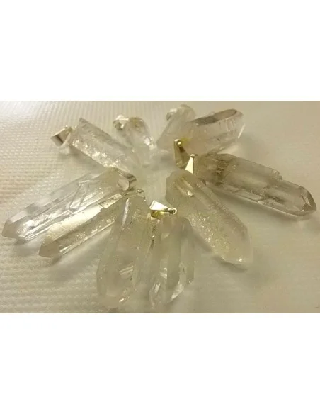 Quartz essence stellaire gravé diamant, pendentif