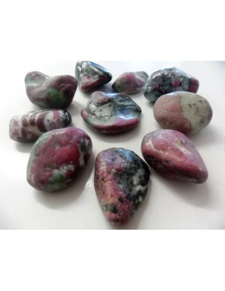 Zoisite aux rubis brute