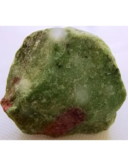 Zoisite aux rubis pierr brute