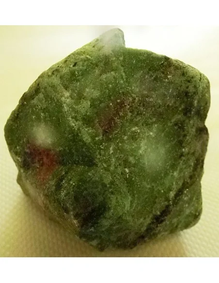 Zoisite aux rubis pierr brute