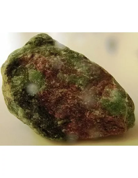 Zoisite aux rubis brute