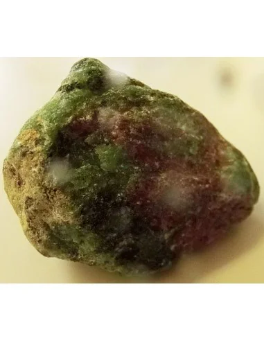 Zoisite aux rubis brute