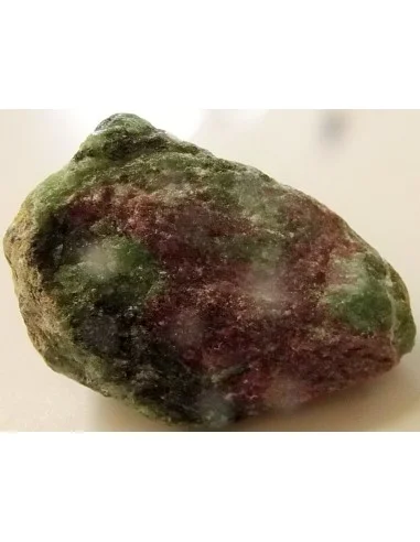 Zoisite aux rubis brute