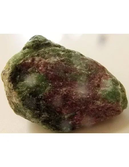 Zoisite aux rubis brute