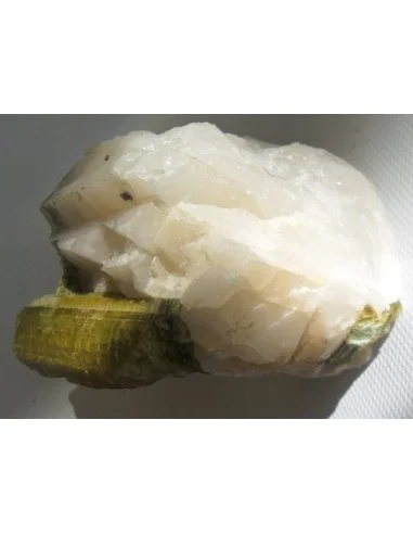 Tourmaline verte brute