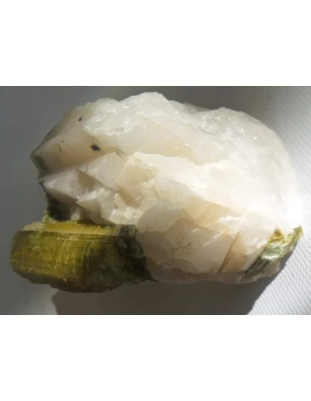 Tourmaline verte brute Tourmaline verte brute