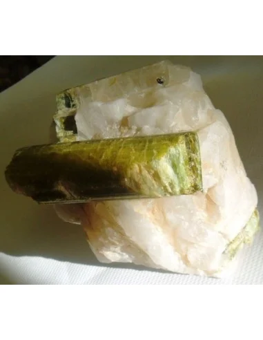 Tourmaline verte brute