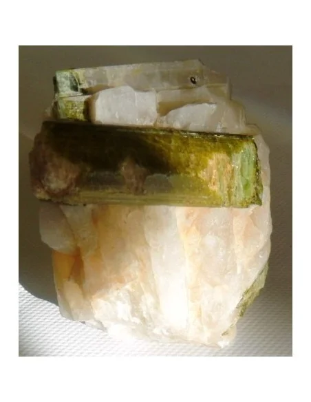 Tourmaline verte brute Tourmaline verte brute