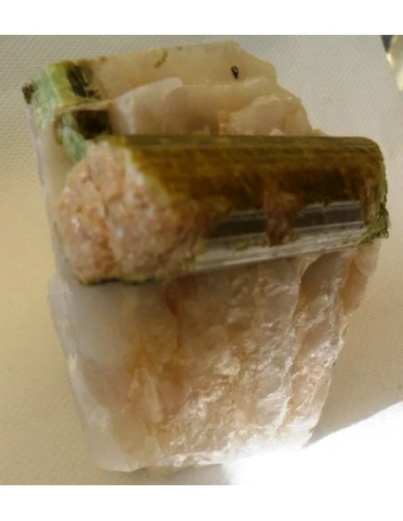 Tourmaline verte brute Tourmaline verte brute