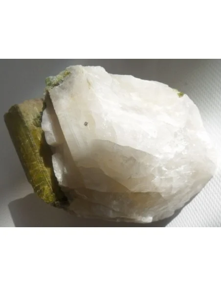 Tourmaline verte brute Tourmaline verte brute