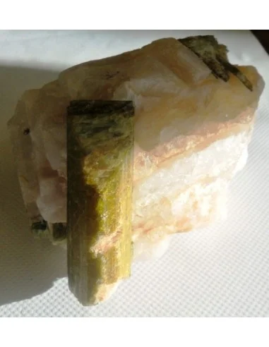 Tourmaline verte brute
