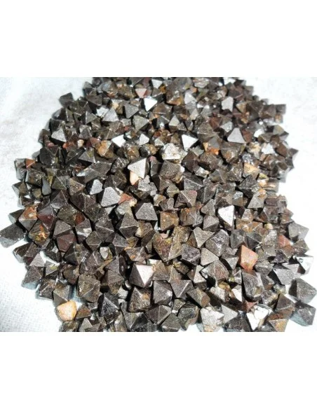 Magnétite Octaèdre naturel  5 à 8mm