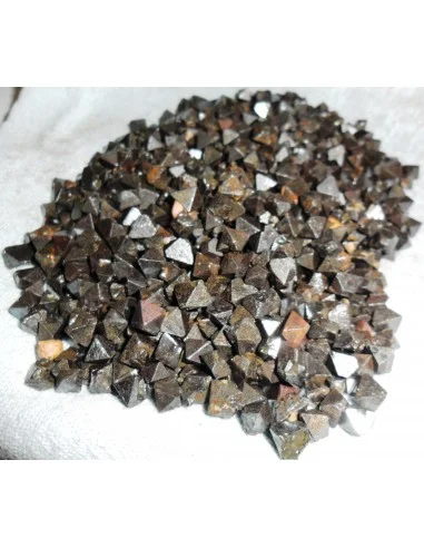 Magnétite Octaèdre naturel  5 à 8mm