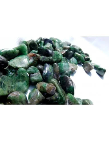 Grenat Uvarovite, grenat verte polis