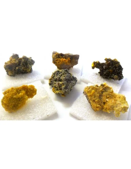 Mimetite, Wulfenite, Tsumcorite mineral