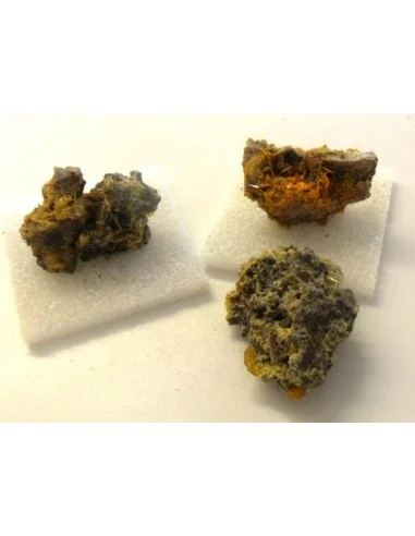 Mimetite, Wulfenite, Tsumcorite mineral