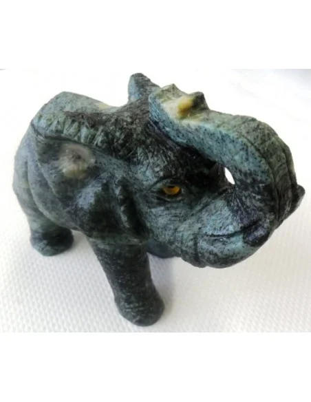 Éléphant en pierre