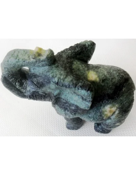 Éléphant en pierre