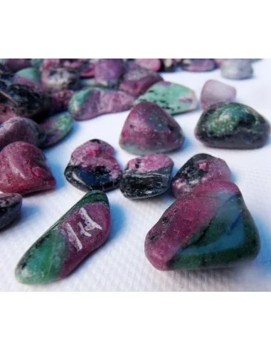 Zoisite rubis pierre