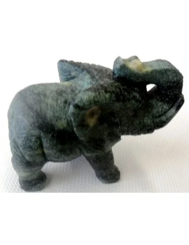 Éléphant en pierre
