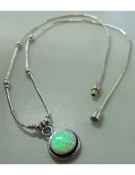 Opale noble pendentif avec lien en argent Opale noble pendentif avec lien en argent