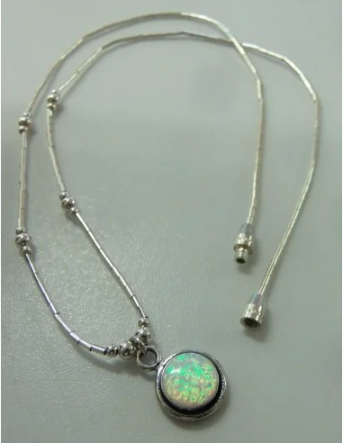 Opale noble pendentif avec lien en argent