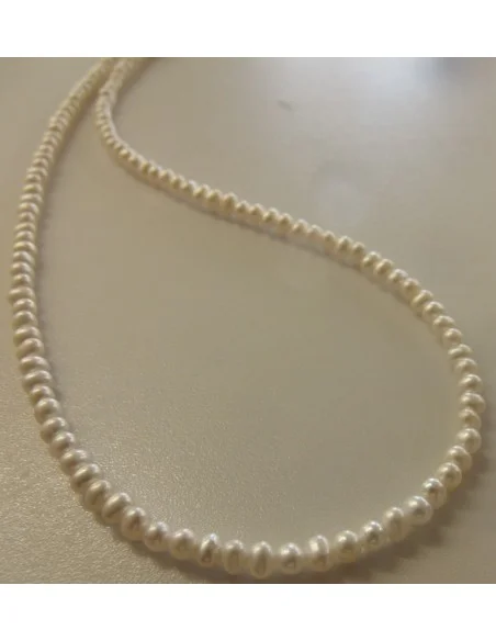 Perles blanches collier