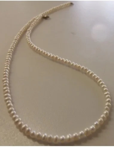 Perles blanches collier