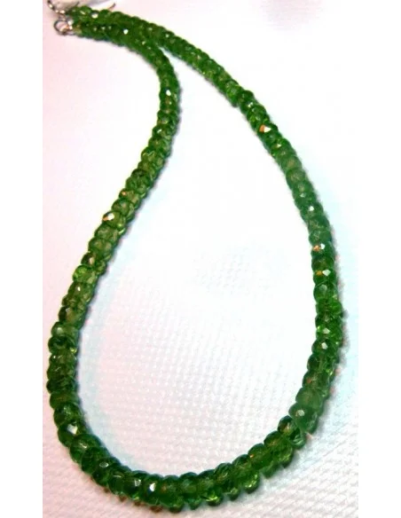 Péridot boutons facettes collier