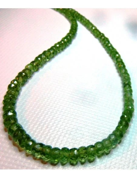 Péridot boutons facettes collier