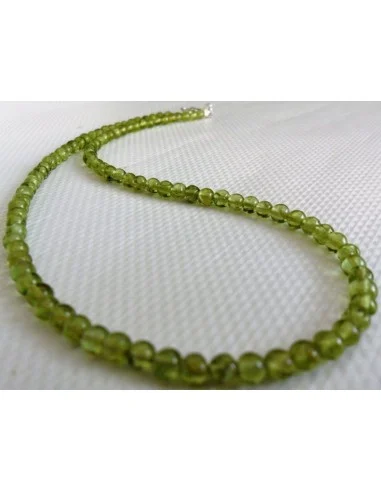 Péridot 4mm collier
