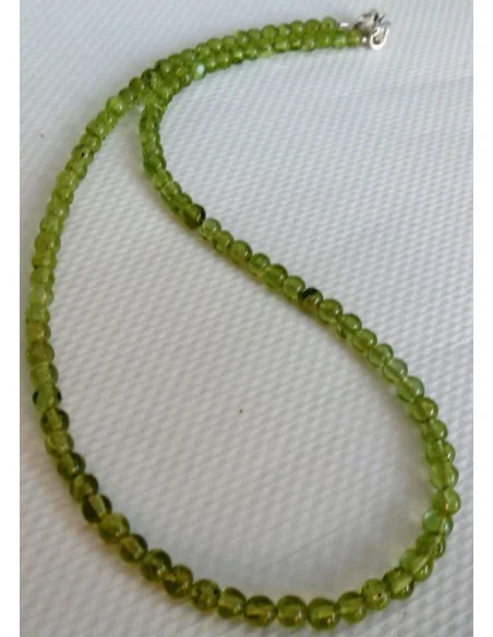 Péridot 4mm collier