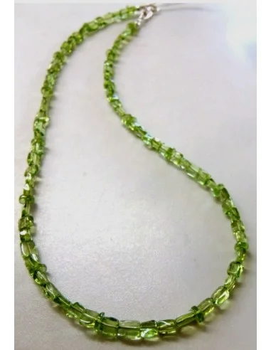 Péridot rectangles,boutons collier