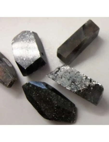 Cyanite verte et noire pendentif Cyanite verte et noire pendentif