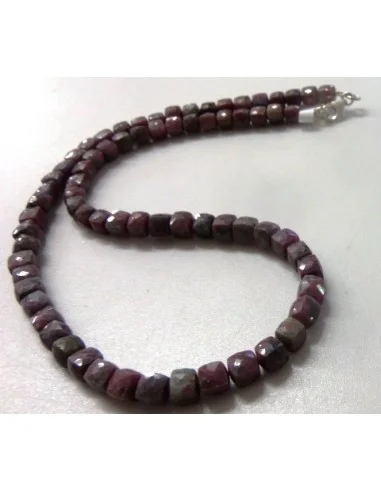Collier Rubis cubes