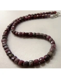 Collier Rubis cubes