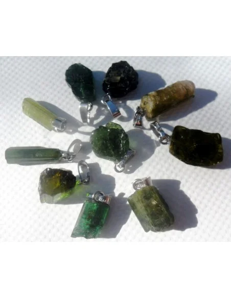 Tourmaline verte en pendentif