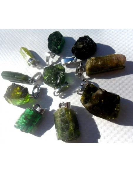 Tourmaline verte en pendentif