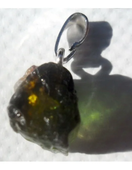 Tourmaline verte en pendentif