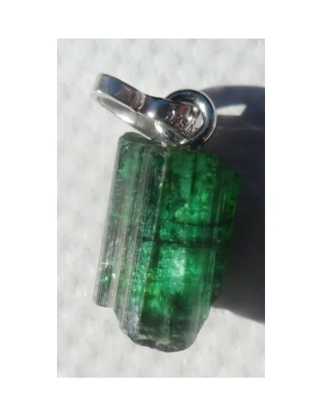 Tourmaline verte en pendentif