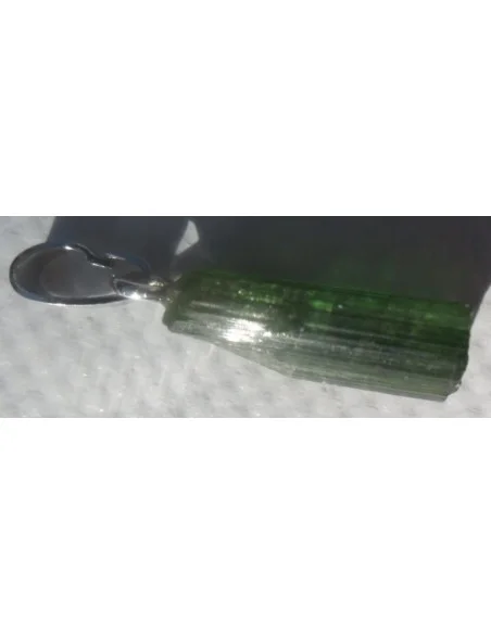 Tourmaline verte en pendentif