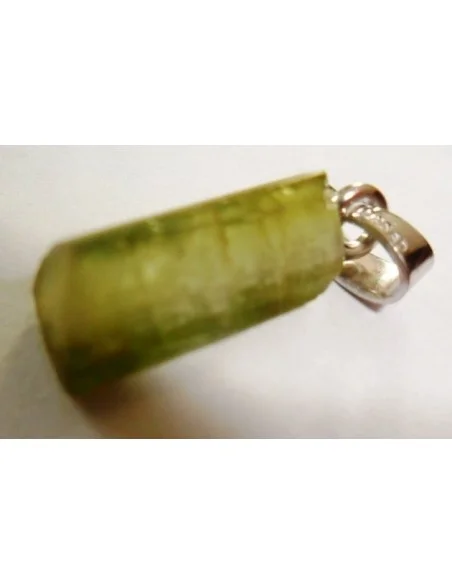 Tourmaline verte en pendentif