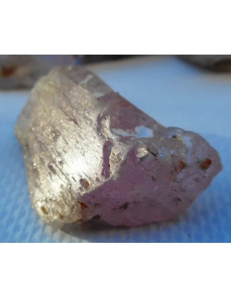 Kunzite brute percé 8 a 10g.