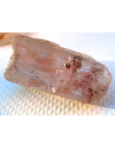 Kunzite brute percé 8 a 10g.