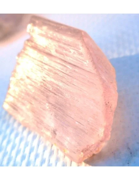 Kunzite brute percé 8 a 10g.