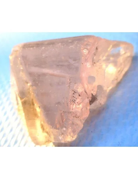 Kunzite brute percé 8 a 10g.