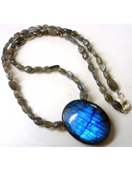 Collier spectrolite