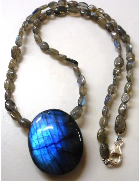 Collier spectrolite
