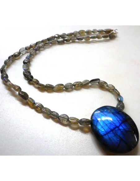 Collier spectrolite