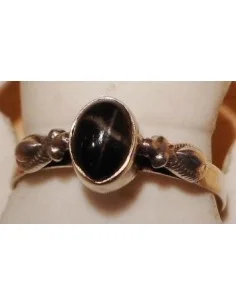 Saphir noir étoilé bague